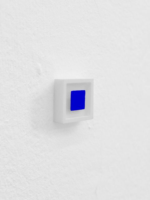 Casper  Braat, Ultramarine Blue pigment, Klein, 2018