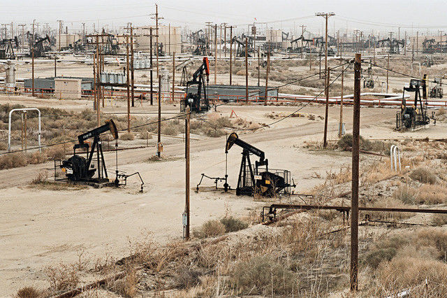 Edward Burtynsky, Photograph, Oil Fields 3 McKittrick, California, 2002