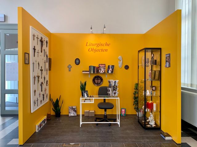 Guillaume Bijl, Mixed media, Religieuze Shop, 2019